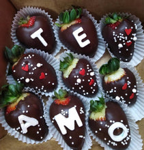 Cargar imagen en el visor de la galería, Fresas Cubiertas con Chocolate - Personalizadas
